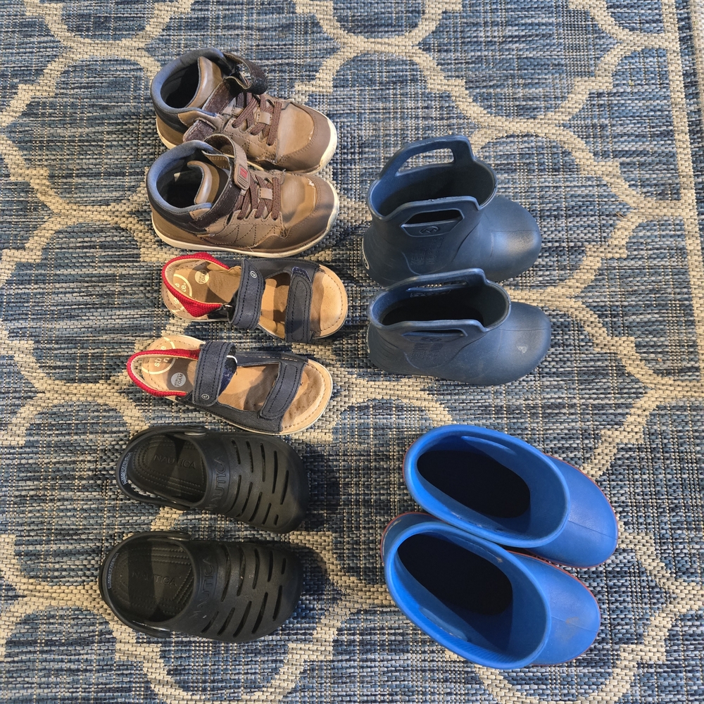 Boys Shoe Bundle, Crocs Rainboots, Stride Rite Size 8 To 10